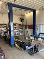 Challenger Model 3900, 2-Post Car Lift, 9,000LB