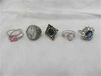 SELECTION OF COSTUME JEWELRY RINGS