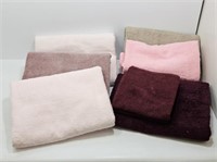 ASSORTED TOWELS