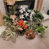 B258 Assortment of artificial plants and floral