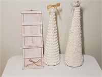 Beachy Christmas Tree Set with a Seld