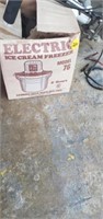 OLD ELECTRIC ICE CREAM MAKER
