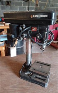 BLACK AND DECKER DRILL PRESS- 
BENCH TOP- 8