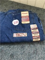 Men jeans- wrangler- 42x30