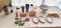 Kitchen Lot, Cutting Board, Colander