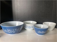 Pyrex blue and white nesting mixing bowls
