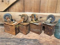 Set of 4 castors on iron blocks
