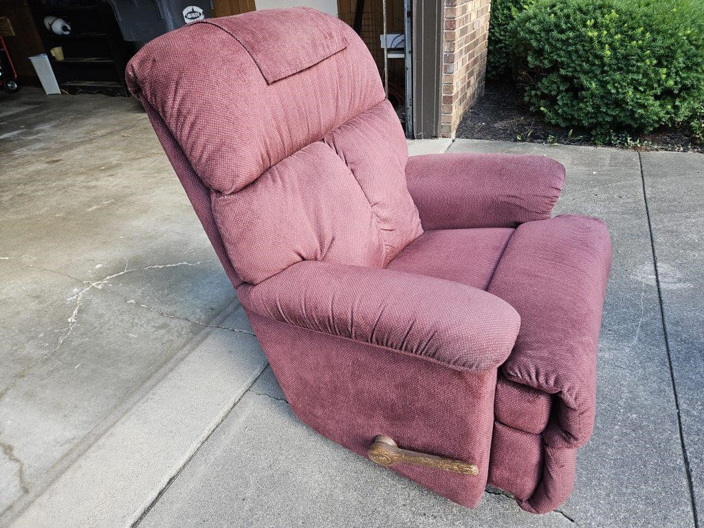 Nice Lazy Boy Recliner