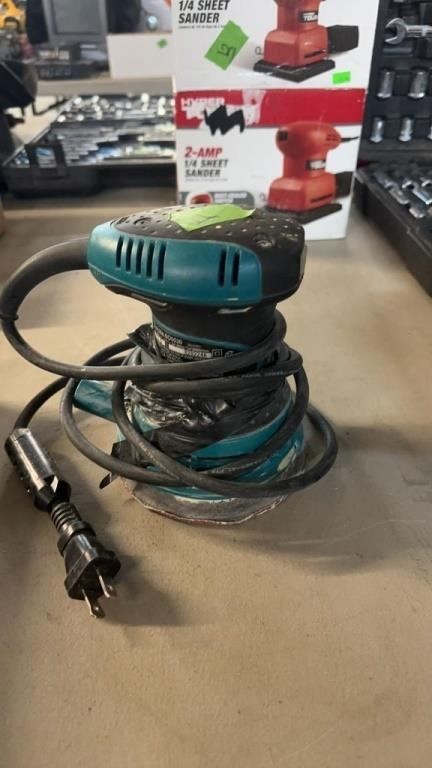 MAKITA ORBITAL SANDER