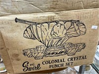 SWIRL COLONIAL CRYSTAL PUNCH SET