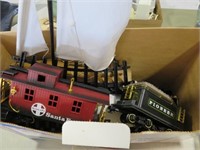 Plastic train track W/ Caboose & coal car
