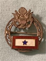 Mothers pin, 1 son in service