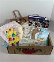 ASSTD GIFT BOXES, BAGS, TISSUE & WRAPPING PAPER