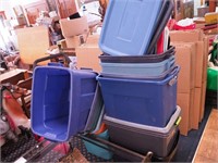 14 storage tubs with lids