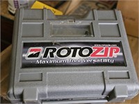 ROTO ZIP TOOL W/CASE