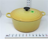 Le Creuset Round Dutch Oven (26) Yellow