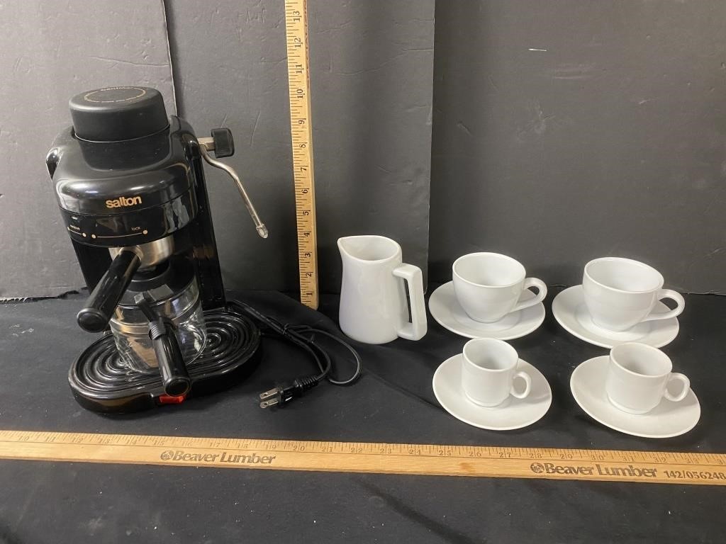 Espresso maker and cups