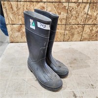 Sz 11 CSA Rubber Boots in Good Condition