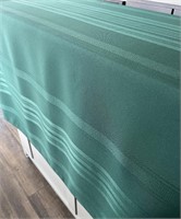 TABLE CLOTH WITH WOVEN STRIPE PATTERN HUNTER GREEN