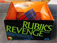 VINTAGE RUBIK'S REVENGE GAME W/ PACKAGE