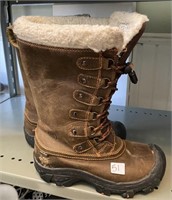 BOOTS SIZE 7.5