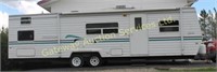 1999 Dutchman 31 ft Bumper Pull Holiday Trailer