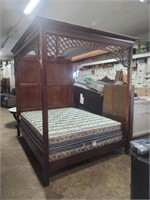 Queen High Back Canopy bed with bedding