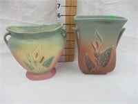 (2) Hull Cala Lily Vases
