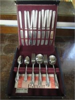 Everbrite stainless flatware set.