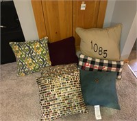 Miscellaneous Decorative Pillows