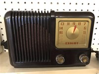 OLD KNIGHT TABLE TOP RADIO