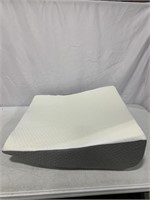 USED BED WEDGE CUSHION, 24 X 24 X 7.5 IN.