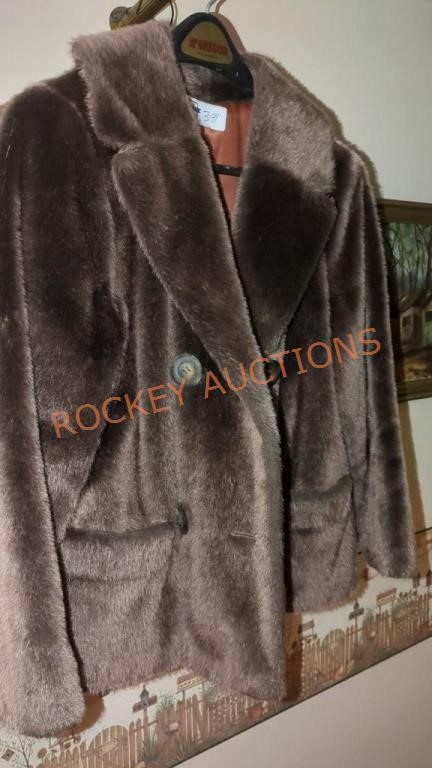 Brazotta styled by Fairmoor fur coat size unknown