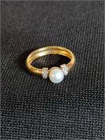 14K GOLD, PEARL & DIAMOND RING - SIZE 8