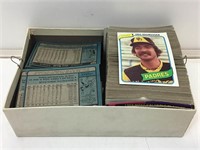 Vintage lot of baseball cards