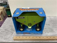 Ertl Farm Country gravity feed wagon, 1/16