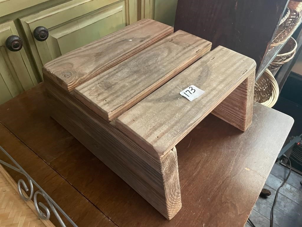 wood foot stool