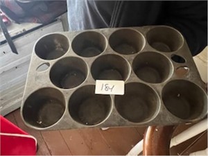 ANTIQUE MUFFIN PAN