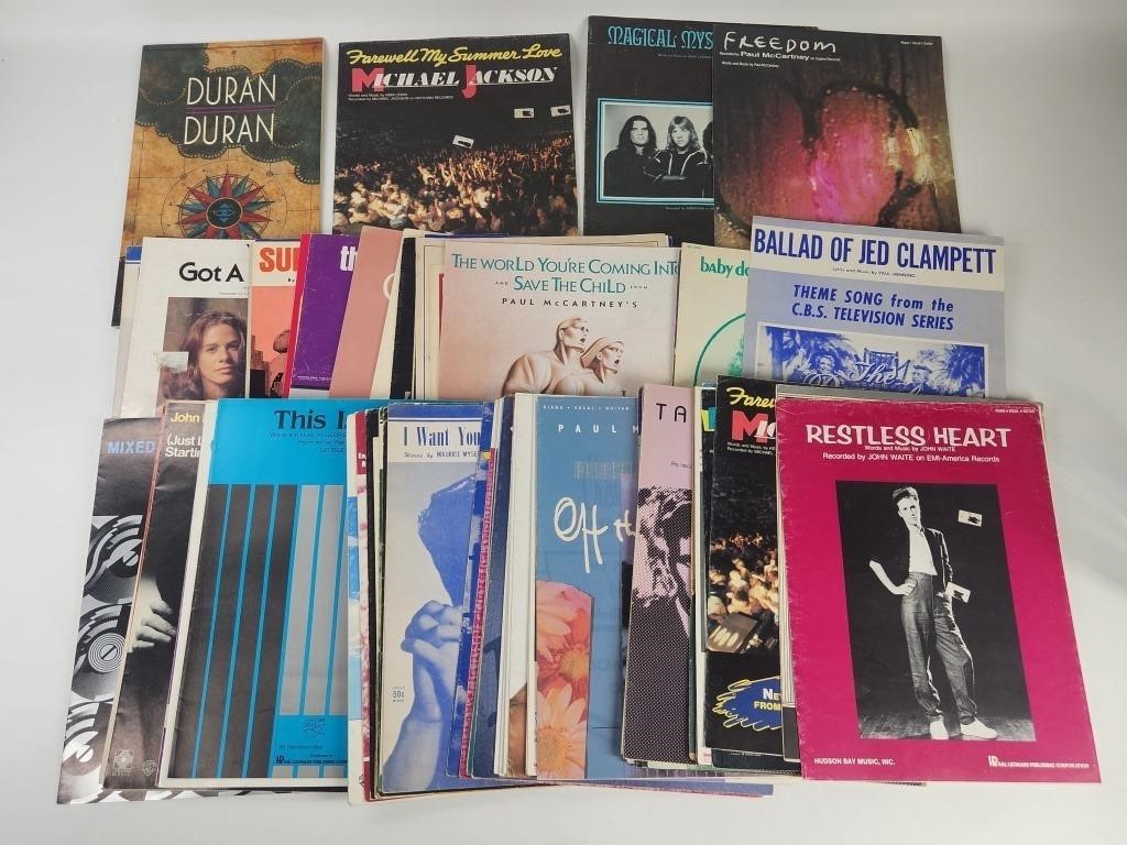 LARGE ASSORTMENT OF SHEET MUSIC