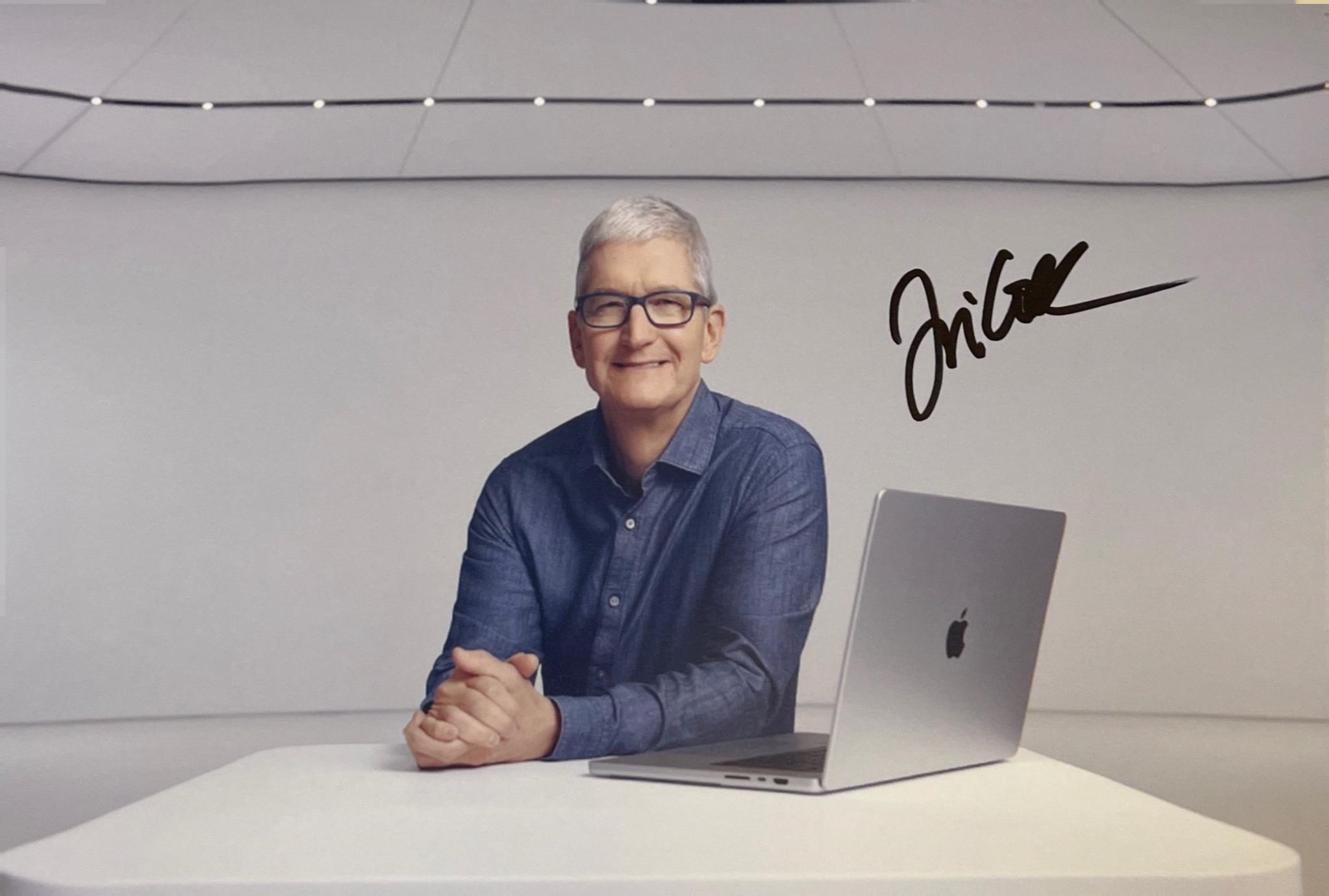 Autograph COA Tim Cook Photo