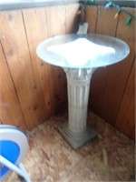 Pedestal Table w/ Glass Top - 19" Diameterx29"H