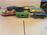 6 Lionel Train Cars