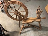 Very nice antique spinning wheel