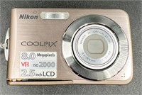 Nikon Coolpix Digital Camera S240 w Case