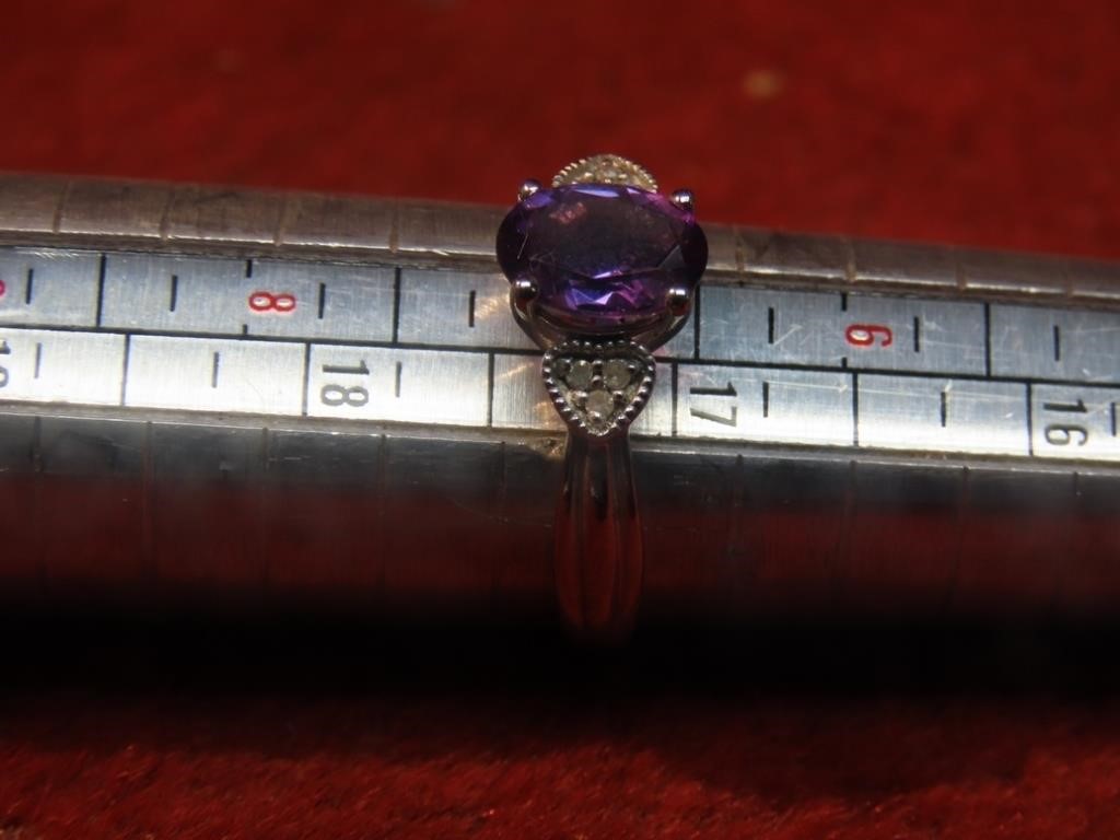 Sterling silver ring. Amethyst stone.