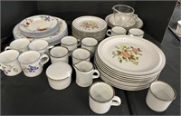 2 Chinaware Sets, Stone Ware & Savoir Vivre.