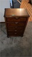 5 drawer dresser (22in x 14in)