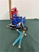 Evil Knievel Stunt Bike Launcher w/figures-works