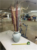 Vase with decor- wont die