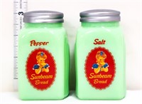Pair jadeite Sunbeam salt/pepper shakers